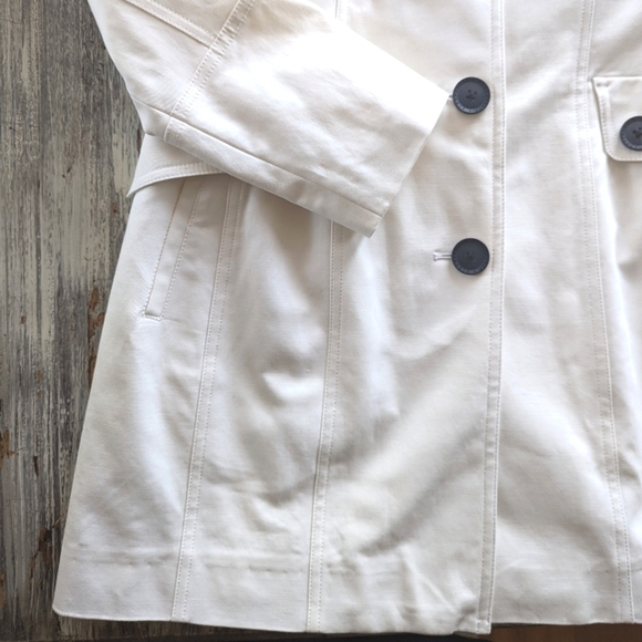 BCBGMaxAzria White Trench Coat with Pleats Womens Medium - Picture 11 of 11